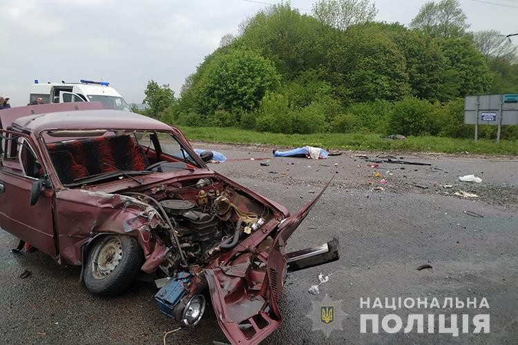 Смертельна ДТП на дорозі: тіла загиблих від удару викинуло на дорогу (фото18+, відео)