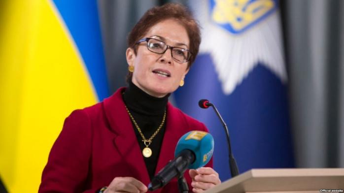Американського посла Марі Йованович достроково відкликають з України
