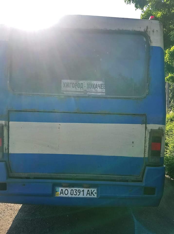 Стан автобусів, які перевозять пасажирів на Закарпатті, вражає (ФОТО)