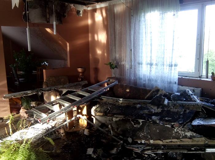 В Ужгороді рятувальники боролися з вогнем у житловому будинку