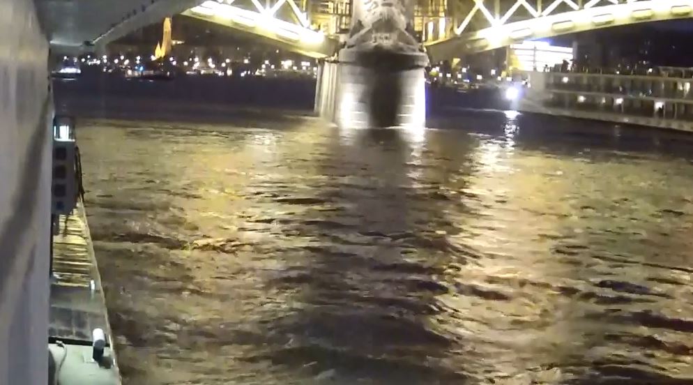 Смертельна трагедія в Будапешті: у мережі показали відео катастрофи за участі українського капітана (ВІДЕО)