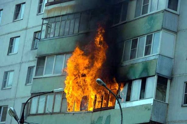Власник квартири у лікарні: вогнеборці надали подробиці пожежі у одному зі спальних районів Мукачева