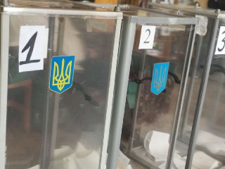 У поліції надали коментар щодо інформації про масову бійку біля виборчої дільниці у Мукачеві