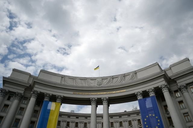 У посольстві України в одній із зарубіжних країн зіпсували усі бюлетені для голосування на виборах у Раду