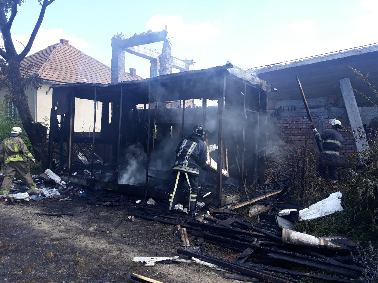 Рятувальники надали подробиці сьогоднішньої пожежі у Мукачеві (ФОТО)