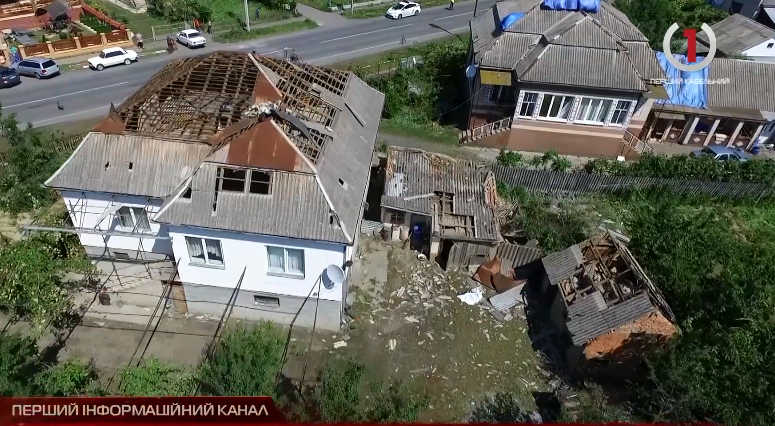 Місяць без світла: на Ужгородщині місцеві оговтуються від урагану (ВІДЕО)