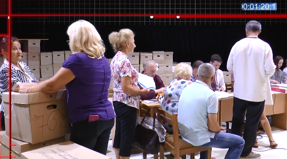 Вибори в Раду: як минула ніч підрахунку голосів на ОВК №68 в Ужгороді (ВІДЕО)
