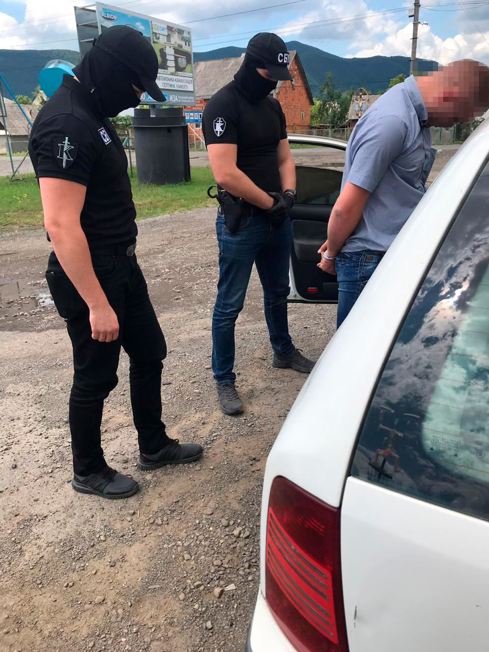 На Закарпатті начальник Хустської філії ДУ центр пробації намагався отримати 400 дол США хабара (ФОТО)