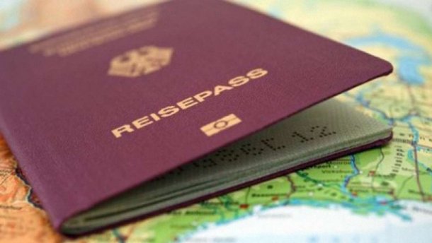 Майже 300 тисяч закарпатців мають угорський паспорт