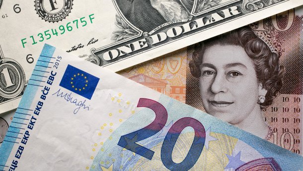 Євро і долар додають у ціні