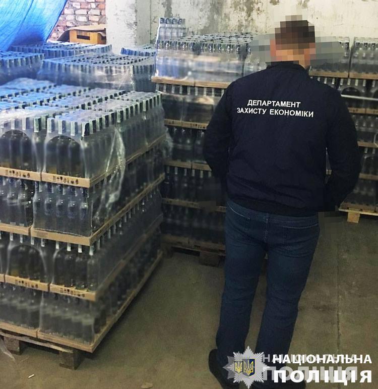 Засуджено організатора виготовлення "лівого" алкоголю: фальсифікат зберігали на Закарпатті (ФОТО)