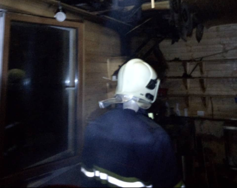 Два будинки за одну ніч: рятувальники надали подробиці пожеж на Міжгірщині (ФОТО)