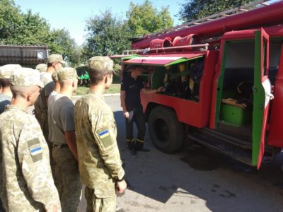 Прикордонники та рятувальники боролися з вогнем: відомо, що сталось у Паладь-Комарівцях на Закарпатті (ФОТО)