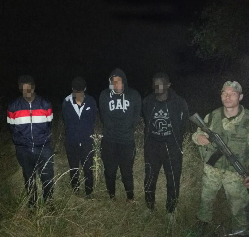 Мукачівські прикордонники вночі стріляли через нелегалів, що йшли в Угорщину (ФОТО)