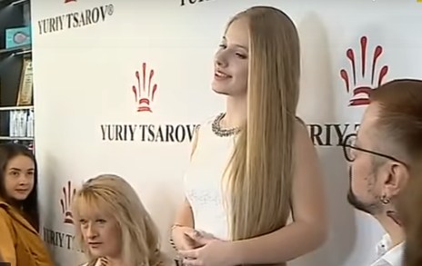 15-річна українка має найдовше волосся у світі і може потрапити до Книги рекордів Гіннеса (ВІДЕО)