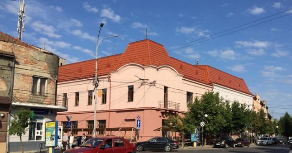 Нове життя "Дому русинів": у Мукачеві створили центр громадськості та нацкультур (Документ)