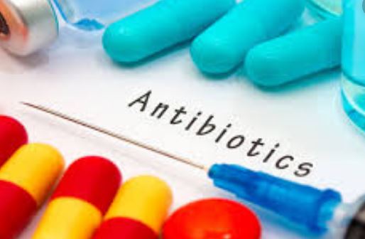 Небезпечні антибіотики: вчені розповіли про хворобу, яку в дітей викликають ліки