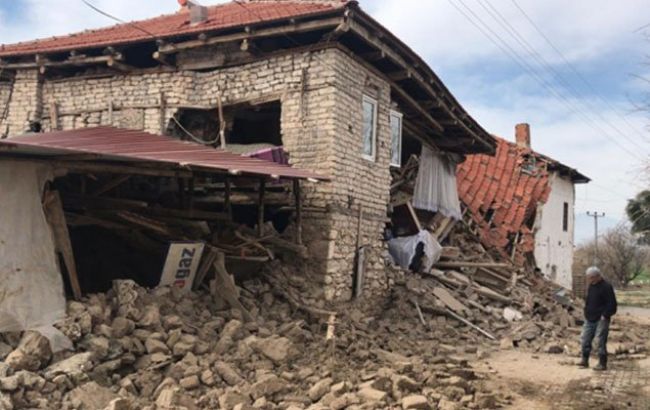 У Туреччині землетрус пошкодив близько тисячі будинків
