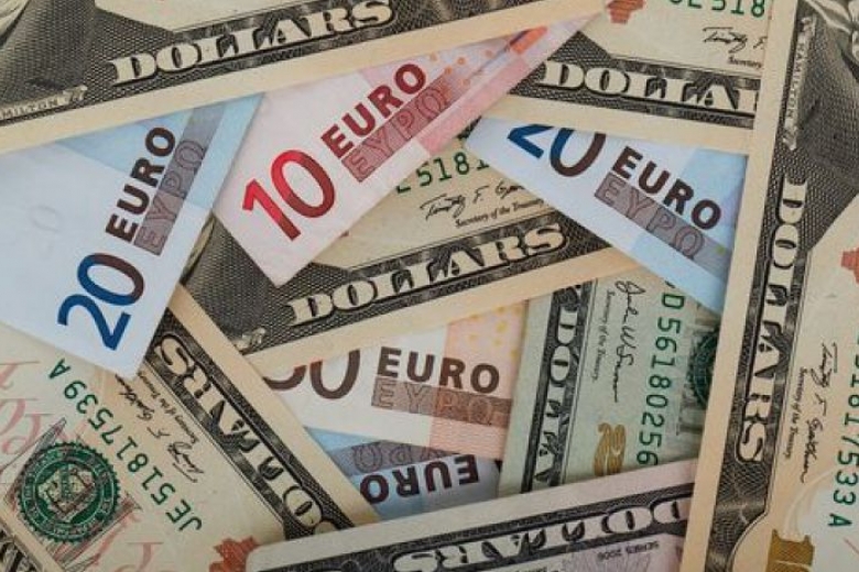 Курс валют на 30 серпня: євро і долар тримаються
