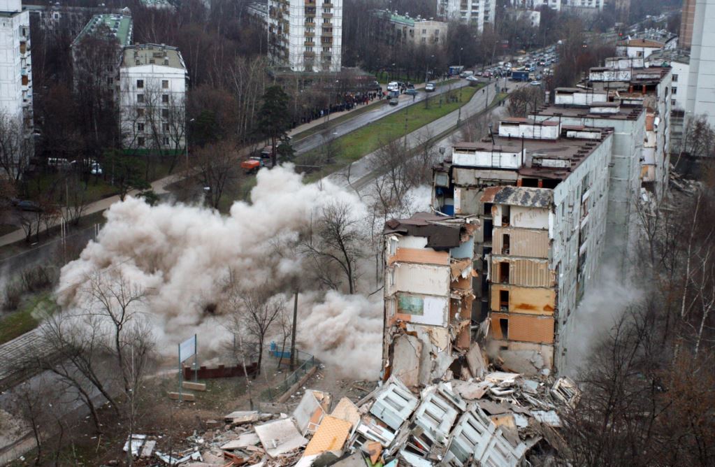 "Хрущовки під знесення": радянські багатоповерхівки пропонують зносити без згоди усіх мешканців будинку (Документ)