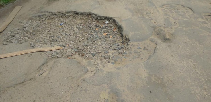 Мешканці Міжгірщини власними силами ремонтують дорогу (ФОТО)