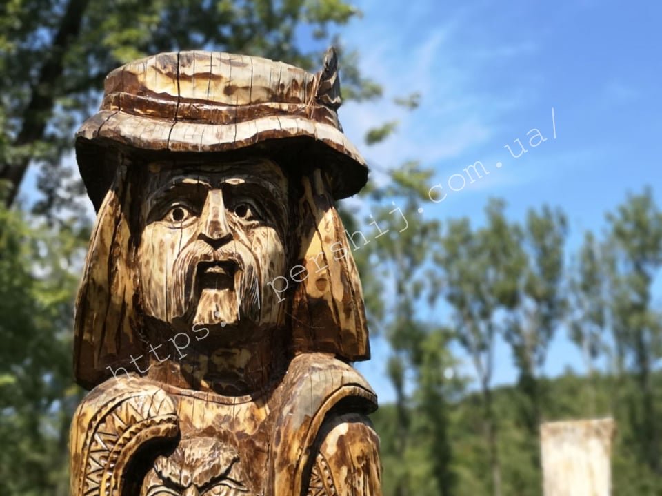 На Рахівщині триває видовищний фестиваль "Битва різьбярів" (ФОТО)