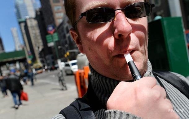 Три людини померли від куріння вейпа в США