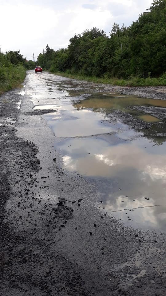 Один з ужгородських мікрорайонів страждає від бездоріжжя (ФОТО)