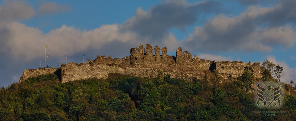 Реставрація пам'яток Закарпаття: Як виглядає Хустський замок зараз? (ФОТО)