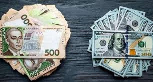 Курс валют на 2 вересня: долар не встояв