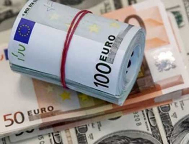 Курс валют на 23 вересня: долар і євро поступаються гривні