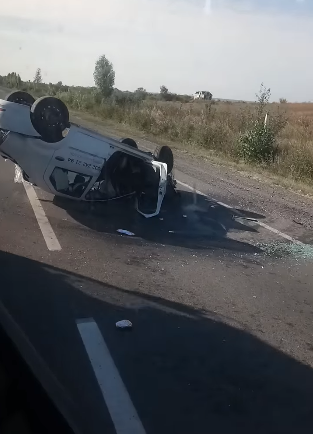 ДТП біля Зняцева: автівка опинилася на даху (ВІДЕО)