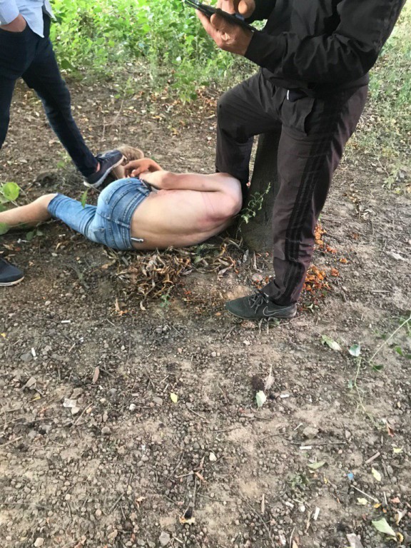 В Ужгороді затримали чоловіка з ножем (ФОТО)