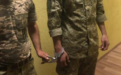 Порушення статутних правил: заарештували строковика Мукачівського прикордонного загону