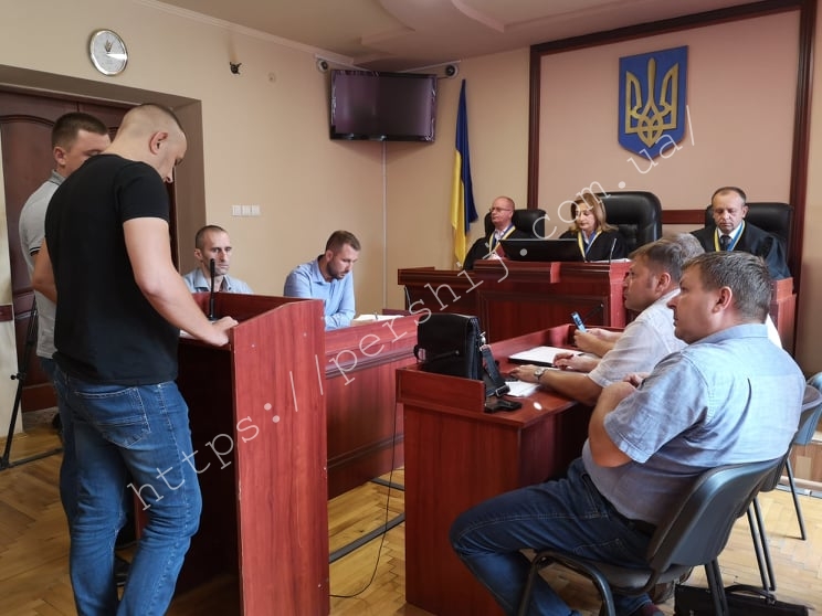 Відлуння резонансного вбивства: в суді Мукачева триває розгляд справи (ФОТО)