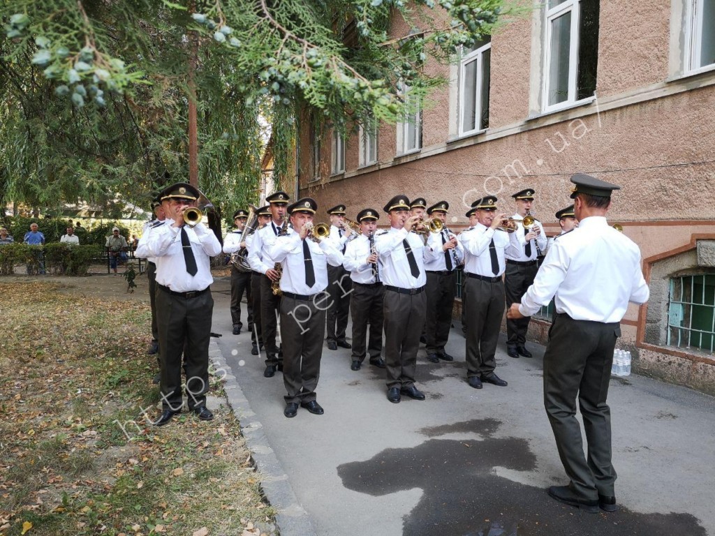 У Берегові відкрили меморіальний знак Малого Державного Гербу України (ФОТО)