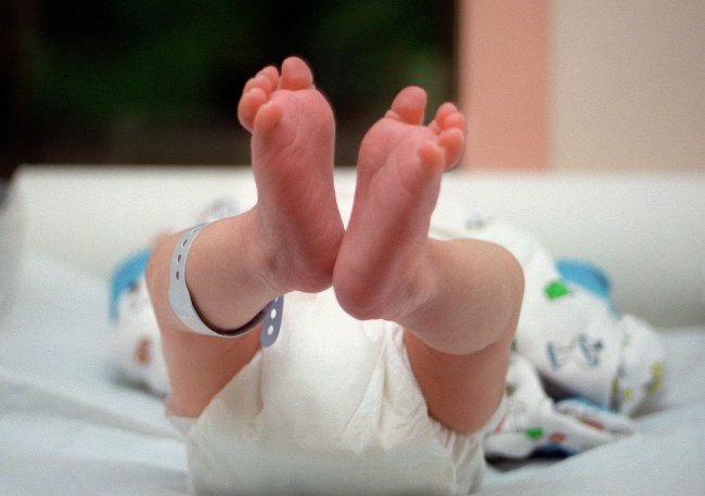 До 400 тисяч: у ВР пропонують збільшити розмір допомоги при народженні дитини 