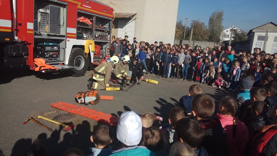 Закарпатські рятувальники проводять пожежно-профілактичні відпрацювання (ФОТО)