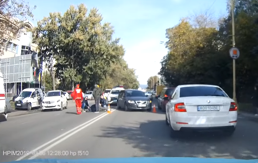 "Страшна вулиця Минайська": в Ужгороді трапилися відразу дві ДТП, одна з потерпілими (ВІДЕО)