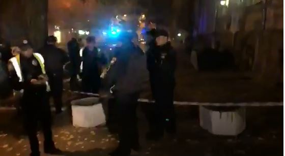 В центрі Києва прогримів вибух: ветеран АТО підірвав гранату, є загиблі (ВІДЕО)