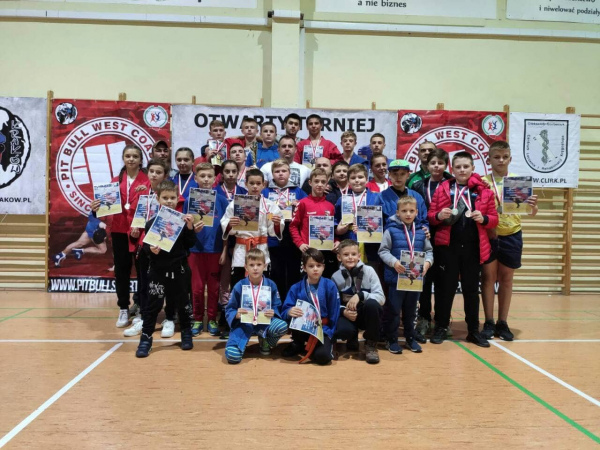 Наші найкращі: Команда Закарпаття здобула перемогу у турнірі з бойового самбо (ФОТО)