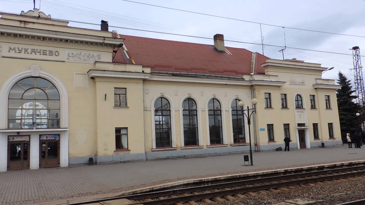 Нічка видалася неспокійною: на залізничному вокзалі у Мукачеві напали на жителя Миколаївщини