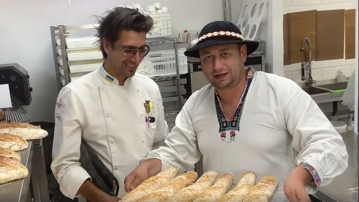 Ужгородський кондитер випік закарпатський хліб (ВІДЕО)