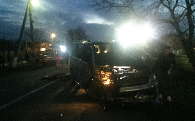 Водії у лікарні: на Ужгородщині не розминулись дві автівки (ФОТО)
