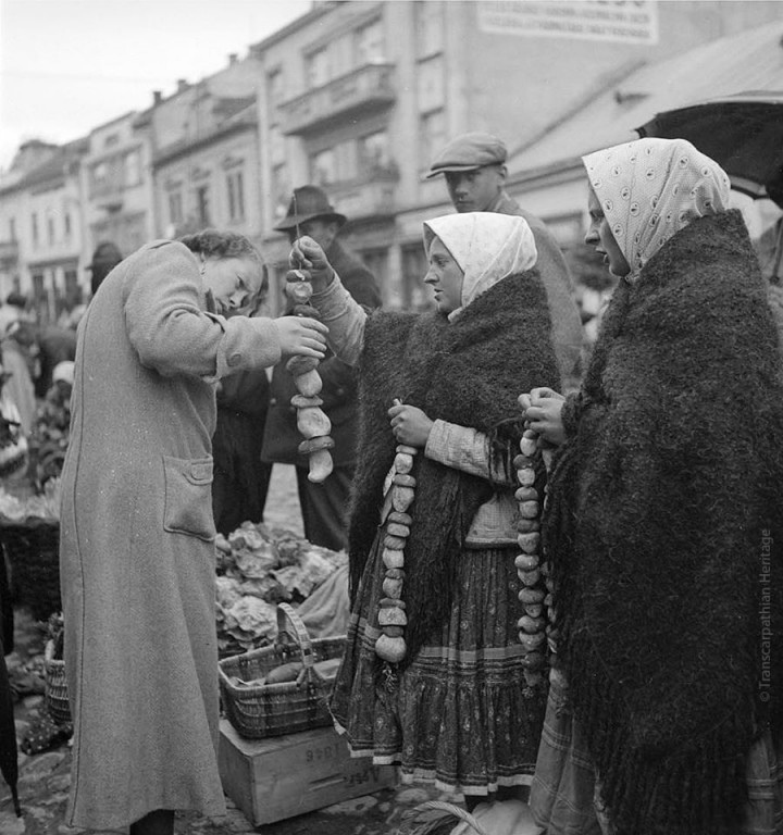 Як ужгородці купували гриби у 1936 році (ФОТО)