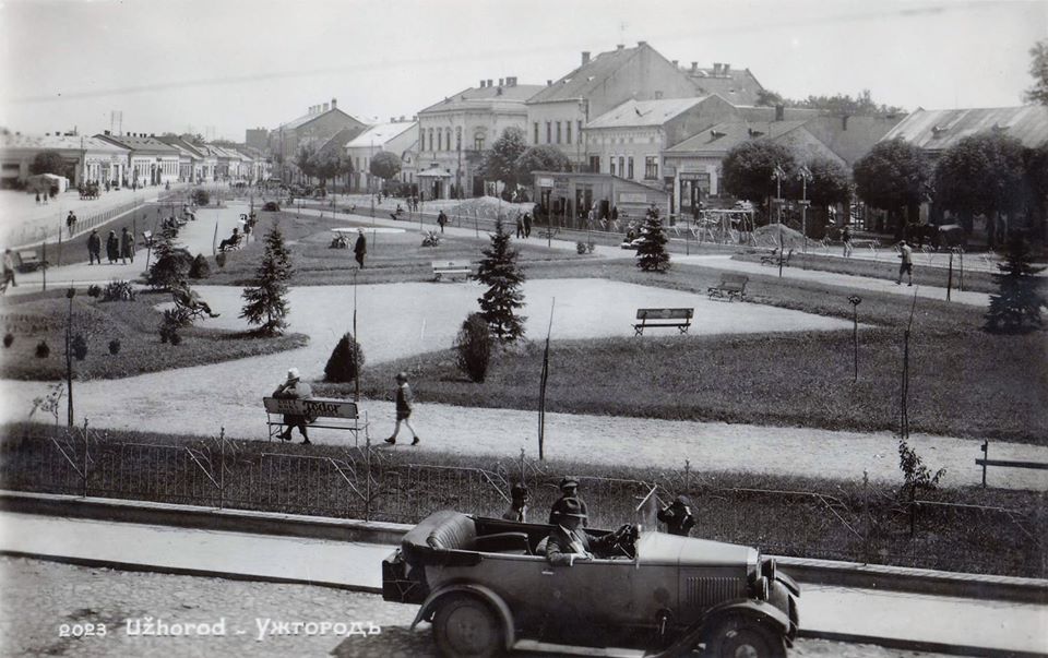 Як виглядала площа Шандора Петефі в Ужгороді у 1920-х роках (ФОТО)