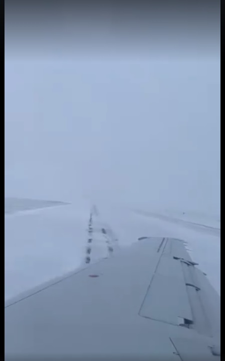 У Чикаго літак при посадці зійшов зі злітно-посадкової смуги (ВІДЕО)