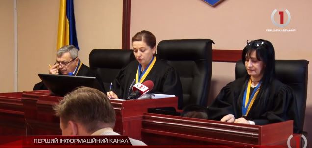 У Мукачівському міськрайонному суді розглянули справу вбивства на АЗС (ВІДЕО)