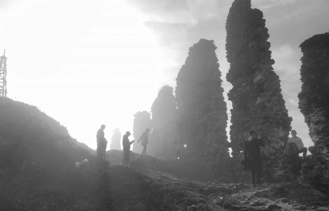 Туман та сонце: мережу підкорють світлини ранку у Хустському замку (ФОТО)