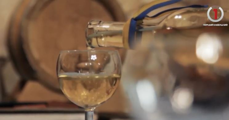 Закарпатський винороб розповів про секрети виробництва сонячного напою (ВІДЕО)